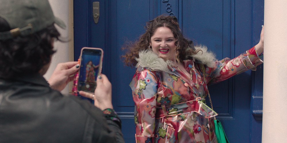 Lena Dunham Describes Her Netflix Series ‘Too Much’: “When a Loud, Messy Jewess Descends on a City of Deeply Repressed People”