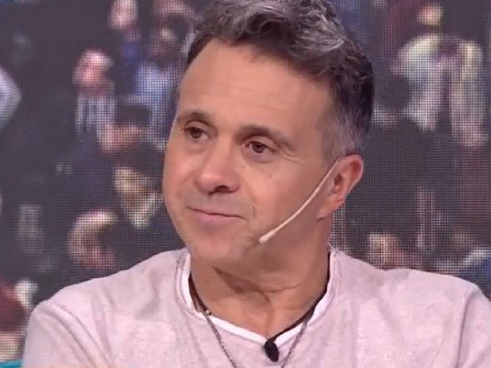 Un encuentro que trasciende el tiempo y el espacio La vida de un personaje público no siempre es tan brillante como pare... Descubre más sobre miradas, estar...