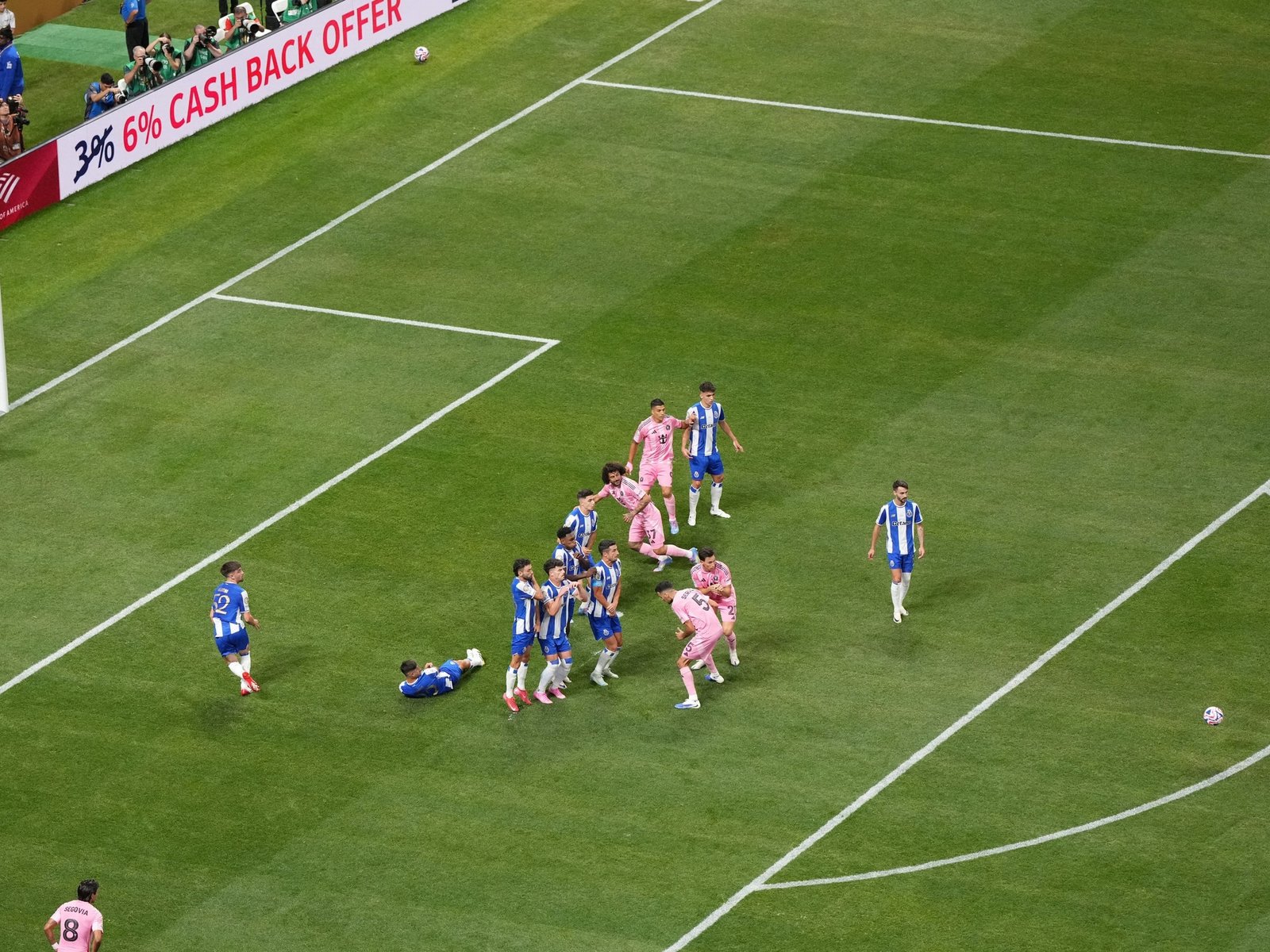 La genialidad de Messi brilla en el Mundial de Clubes El fútbol vuelve a tener un protagonista indiscutible: Lionel Mess... Descubre más sobre encontrar, mem...
