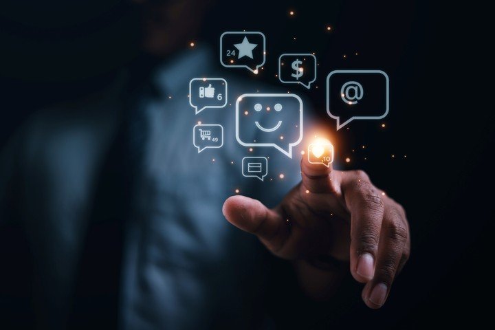 Urano en Géminis trae cambios en la tecnología y las formas de comunicación. Foto: ilustración Shutterstock