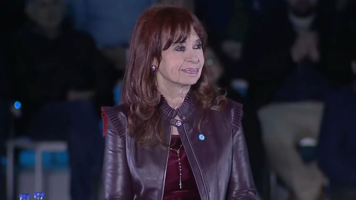 Un regreso triunfal y desafiante en Corrientes Este sábado, la expresidenta Cristina Kirchner dejó claro que su voz sigu... Descubre más sobre election, dura...