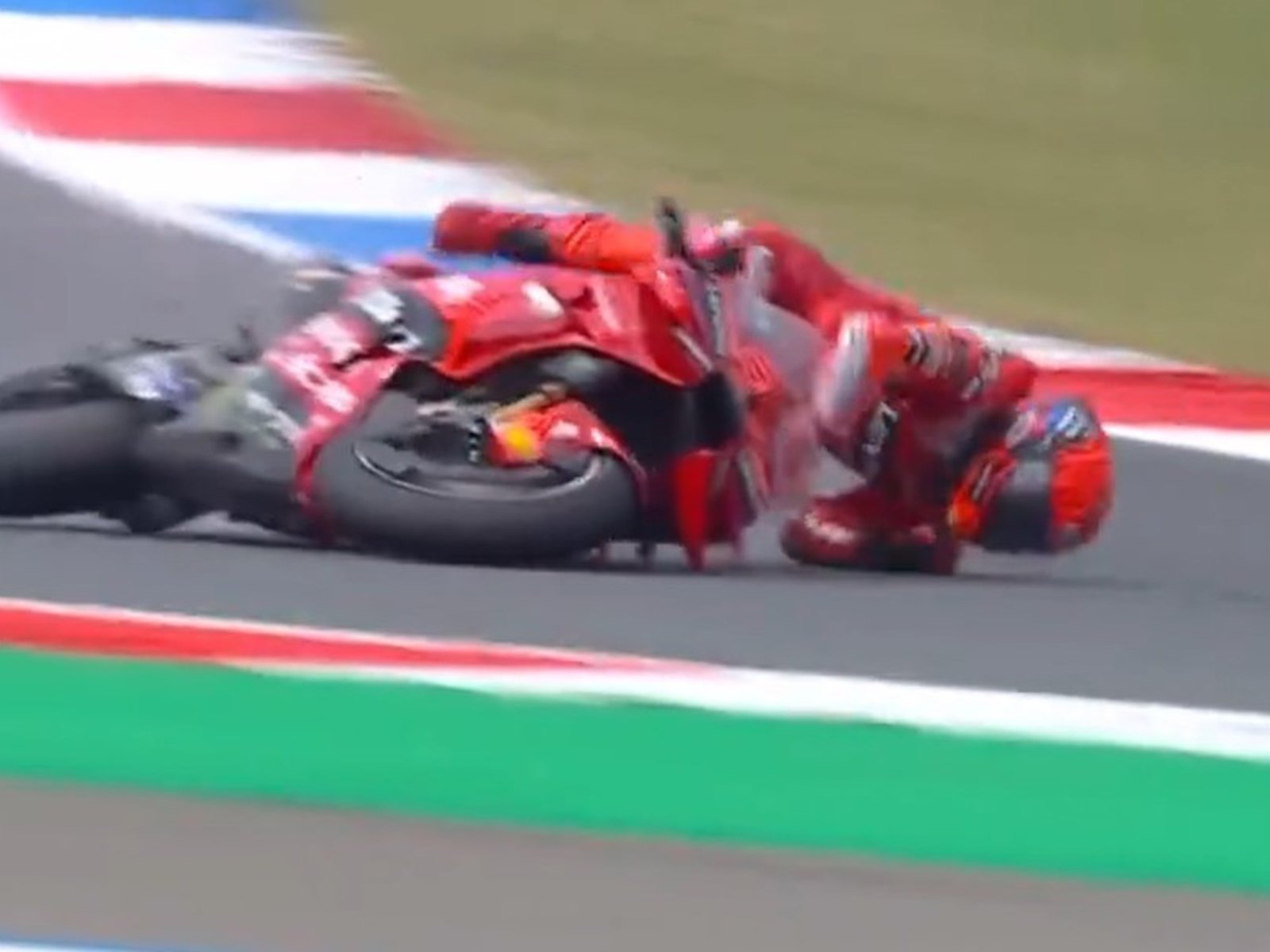 Un giro inesperado en la lucha por el título: el drama de Assen En un evento que dejó a todos los aficionados del motoci... Descubre más sobre determinación,...