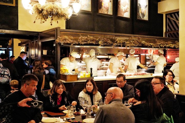El salón de Don Julio. Foto: Martín Bonetto. 