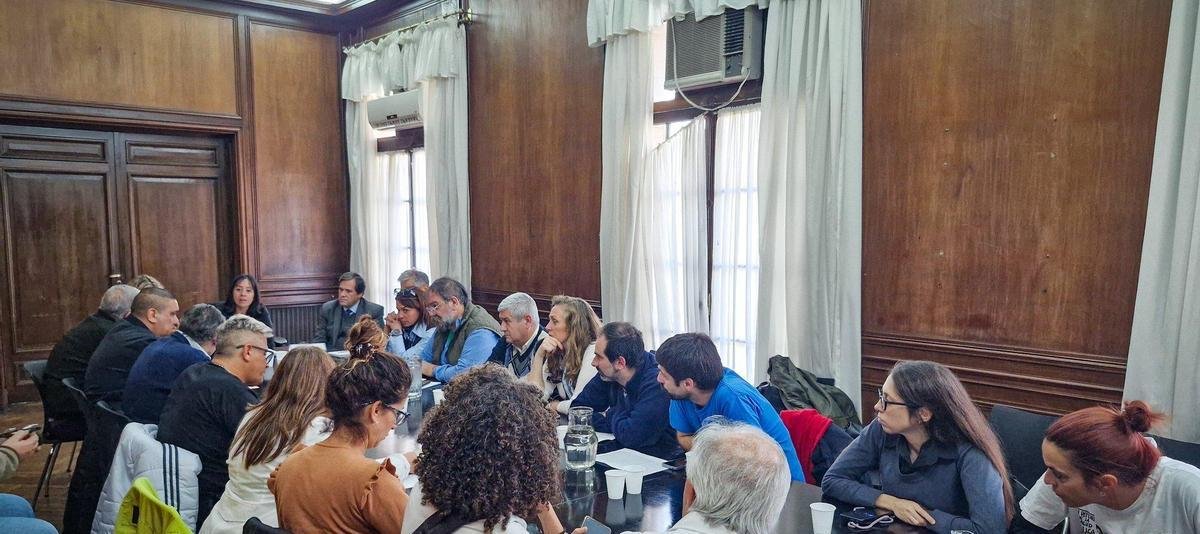 El impacto de las decisiones laborales en el sistema de salud argentino En un contexto de tensiones laborales y demandas... Descubre más sobre sistema, digit...