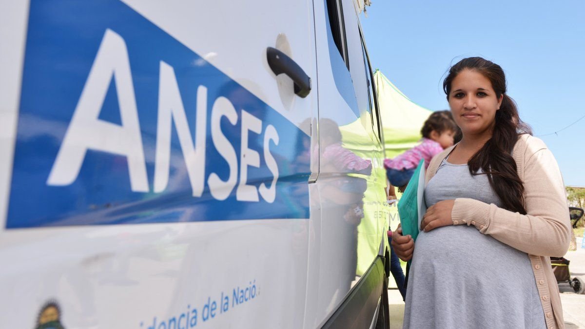 Una guía para entender la prestación prenatal de ANSES El camino hacia la maternidad es un viaje lleno de emociones y de... Descubre más sobre formal, ofrece...