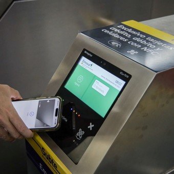 Colectivos y subtes más caros: cómo hacer para ahorrar entre el 35% y el 100% en los viajes