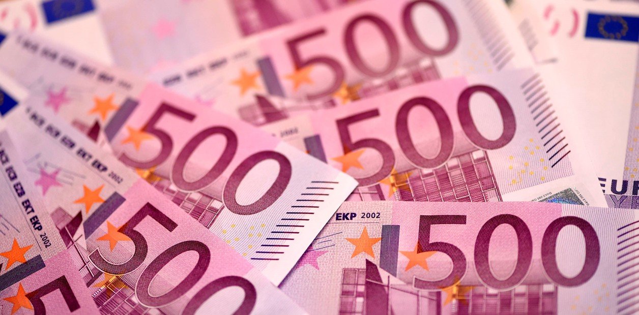 La oscura realidad del euro en el mercado argentino Este miércoles 04 de junio, el euro se presenta como una divisa esta... Descubre más sobre donde, fenómen...