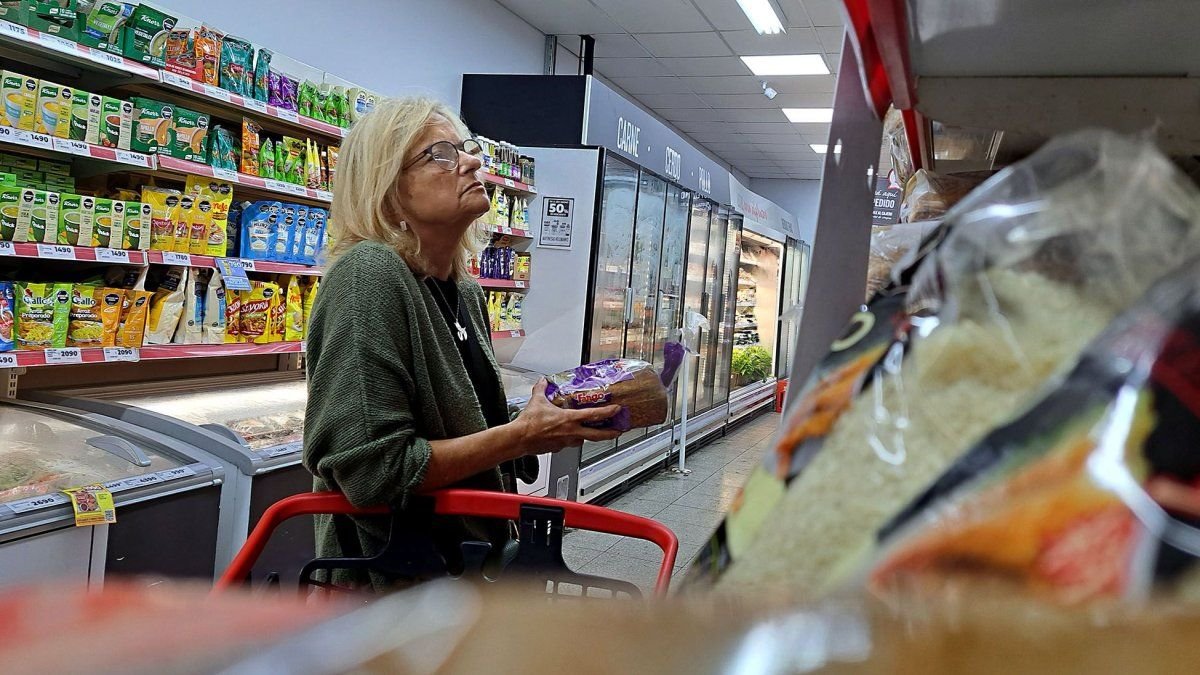 La nueva realidad del consumo en Argentina: prioridades cambiantes En un contexto de crisis económica que se ha intensif... Descubre más sobre deban, compara...