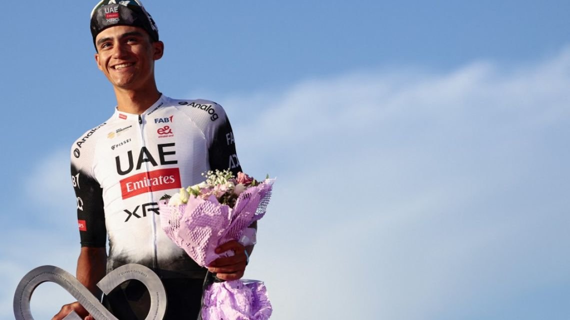 El nuevo rostro del ciclismo mexicano en el escenario internacional La historia de Isaac del Toro es un testimonio inspi... Descubre más sobre compitiendo, j...