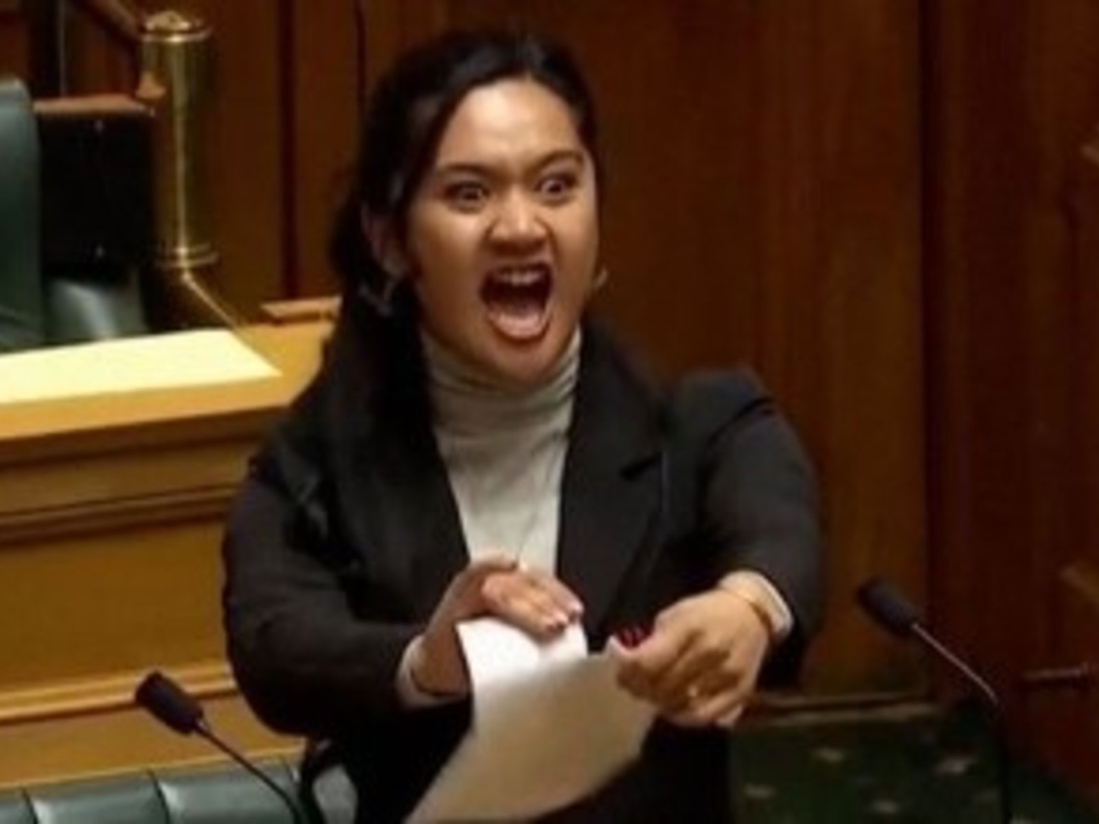 La danza de la protesta: una lección de resistencia cultural El reciente episodio en el Parlamento de Nueva Zelanda, don... Descubre más sobre diálogo, copa ...