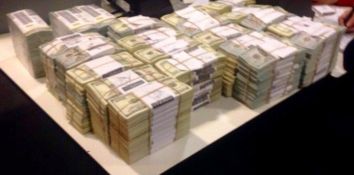 Los casi seis millones de dólares que estaban en una caja de seguridad a nombre de Florencia Kirchner.
