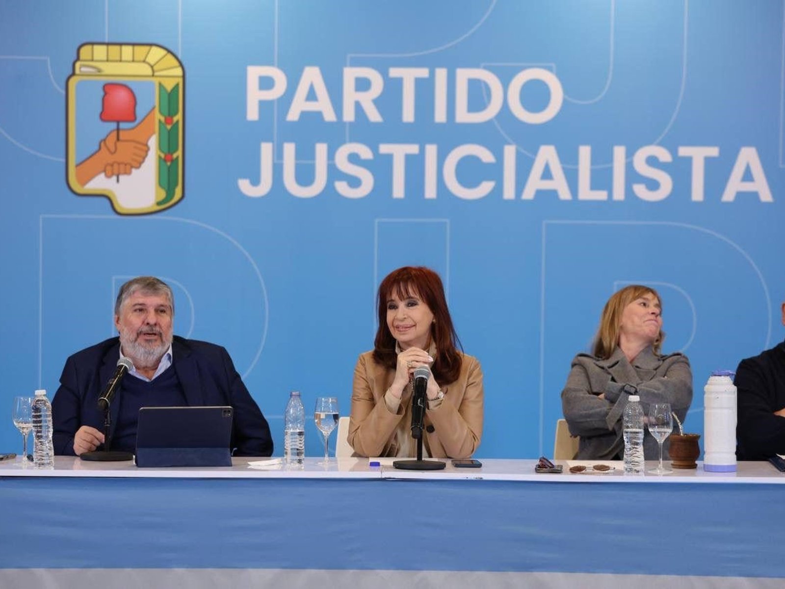 La controversia judicial que sacude a la política argentina La reciente decisión de la Corte Suprema de Justicia en el c... Descubre más sobre tintes, justo,...