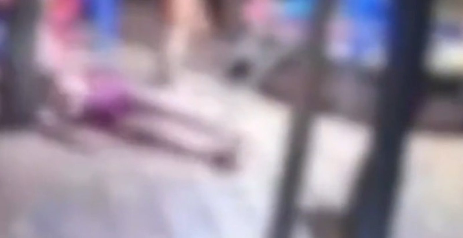 La joven de 27 años fue de inmediato trasladada al hospital pero no logró sobrevivir. Foto: captura
