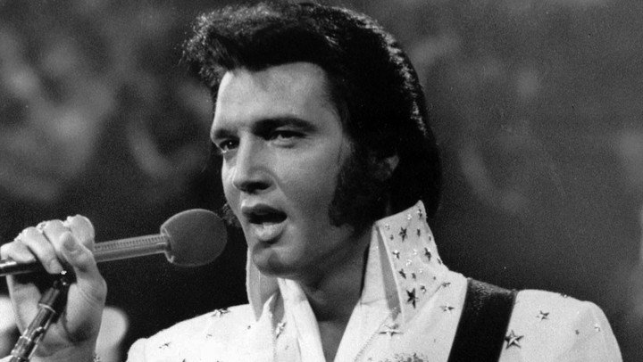 Elvis Presley lo dejaba todo en el escenario. Pero terminaba de cantar lo previsto y se iba para la casa. Foto: AP
