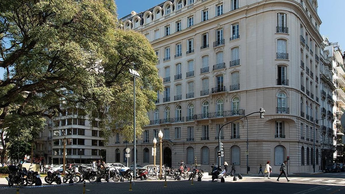 Un tesoro arquitectónico en el corazón de Buenos Aires En el vibrante barrio de Retiro, donde el pasado y el presente co... Descubre más sobre servicios, ubi...