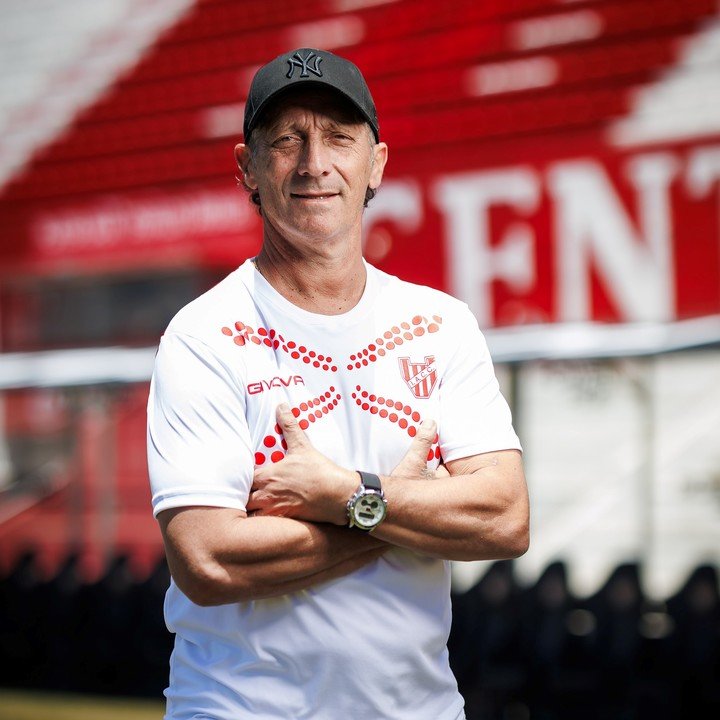 Pedro Troglio, el último de los técnicos del Torneo Apertura en armar las valijas. (Prensa Instituto)