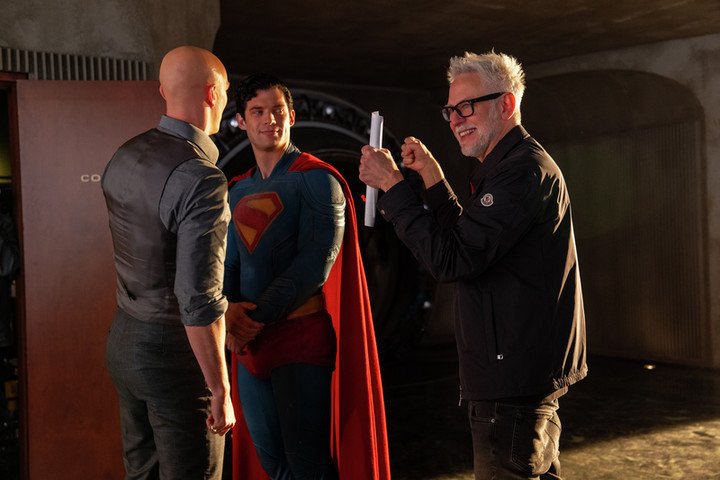 Lex Luthor, Superman y James Gunn, quien dice que "no hay resentimientos" con Zack Snyder. Pero...