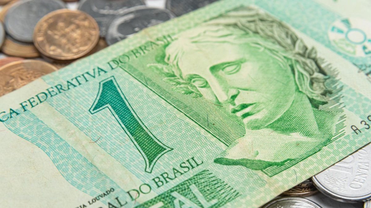 La fluctuación del real blue en el contexto actual del mercado Este lunes 2 de junio, el mercado de divisas en Argentina... Descubre más sobre entre, solucio...