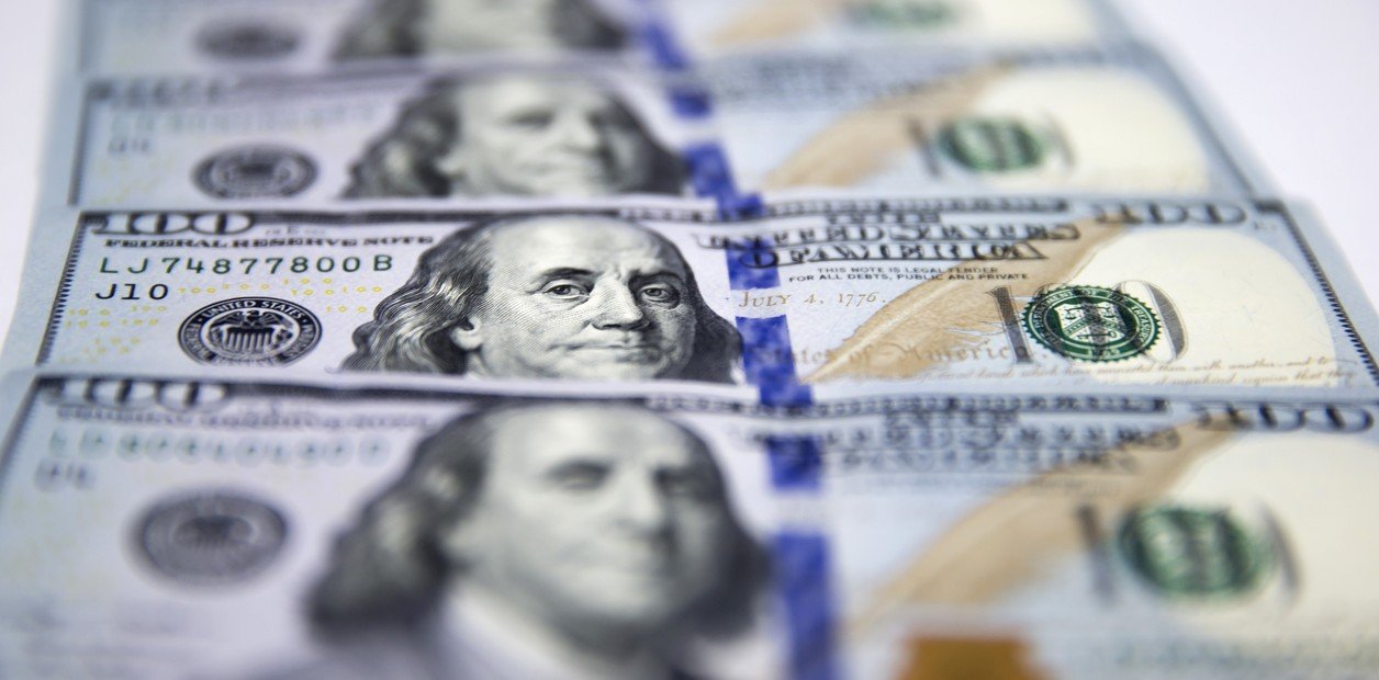 La complejidad del mercado cambiario argentino en un viernes de junio El sistema cambiario en Argentina presenta hoy una... Descubre más sobre compras, deval...
