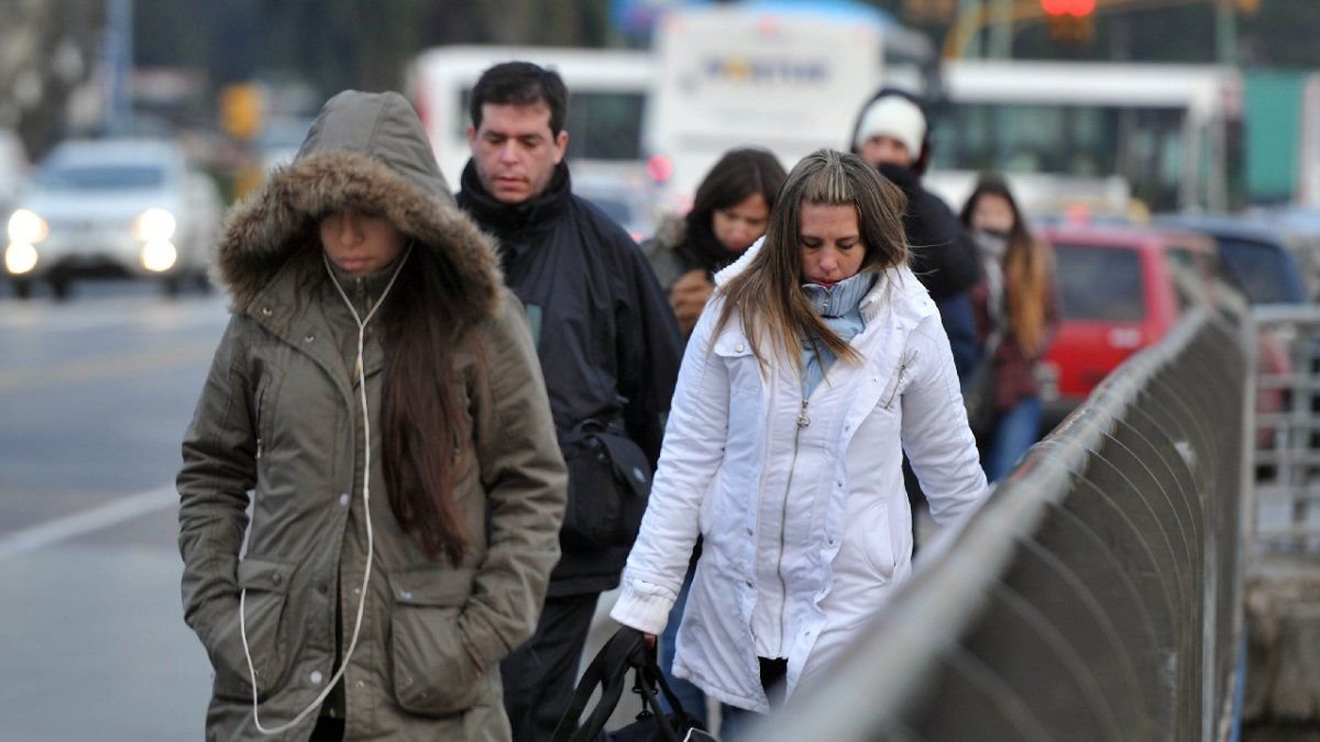 La transición climática en el inicio del mes: un panorama esperanzador Tras varios días marcados por el frío intenso y l... Descubre más sobre enseña, mayor,...