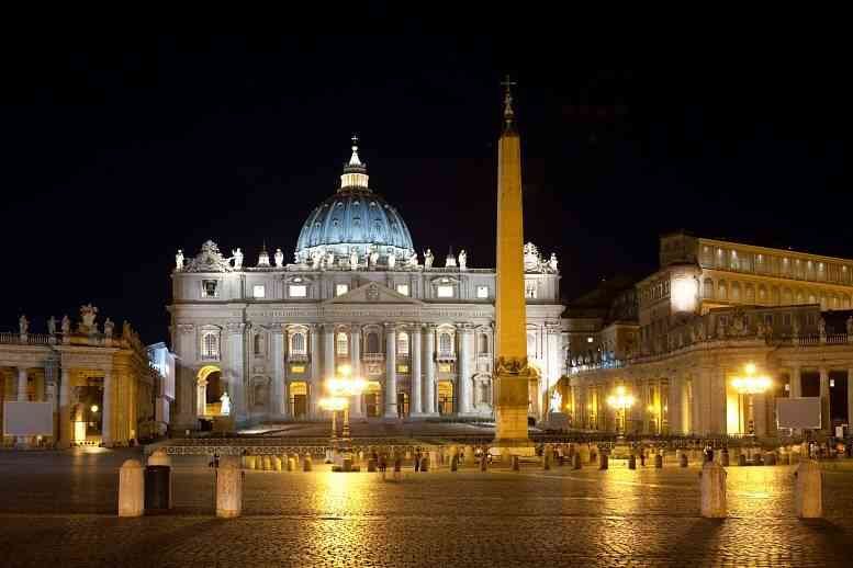 Vuelve el lujo al Vaticano en El Cronista, Internacionales