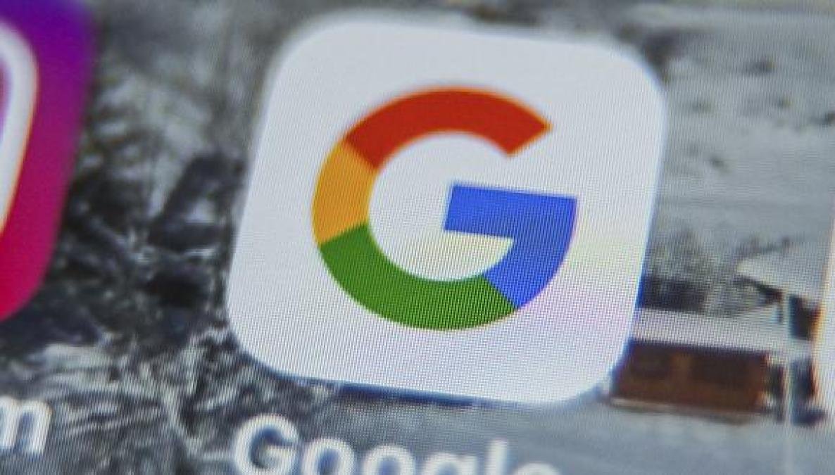 Las acciones de Google caen mientras Apple considera activamente la búsqueda con inteligencia artificial para Safari. iPhone