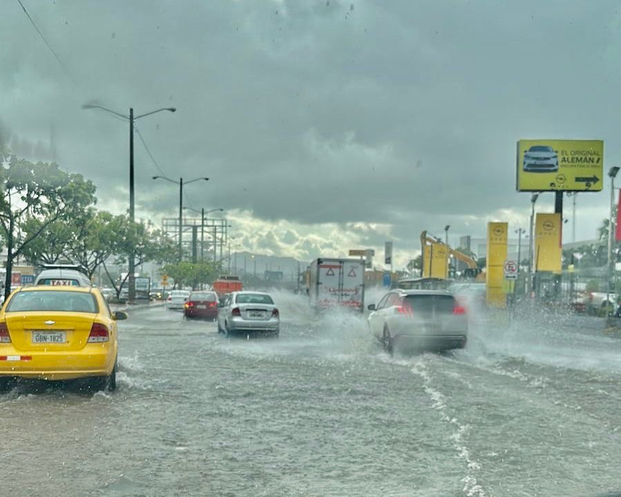 Alerta por la llegada de tormentas eléctricas, lluvias intensas y granizo durante tres días seguidos en El Cronista, Información General
