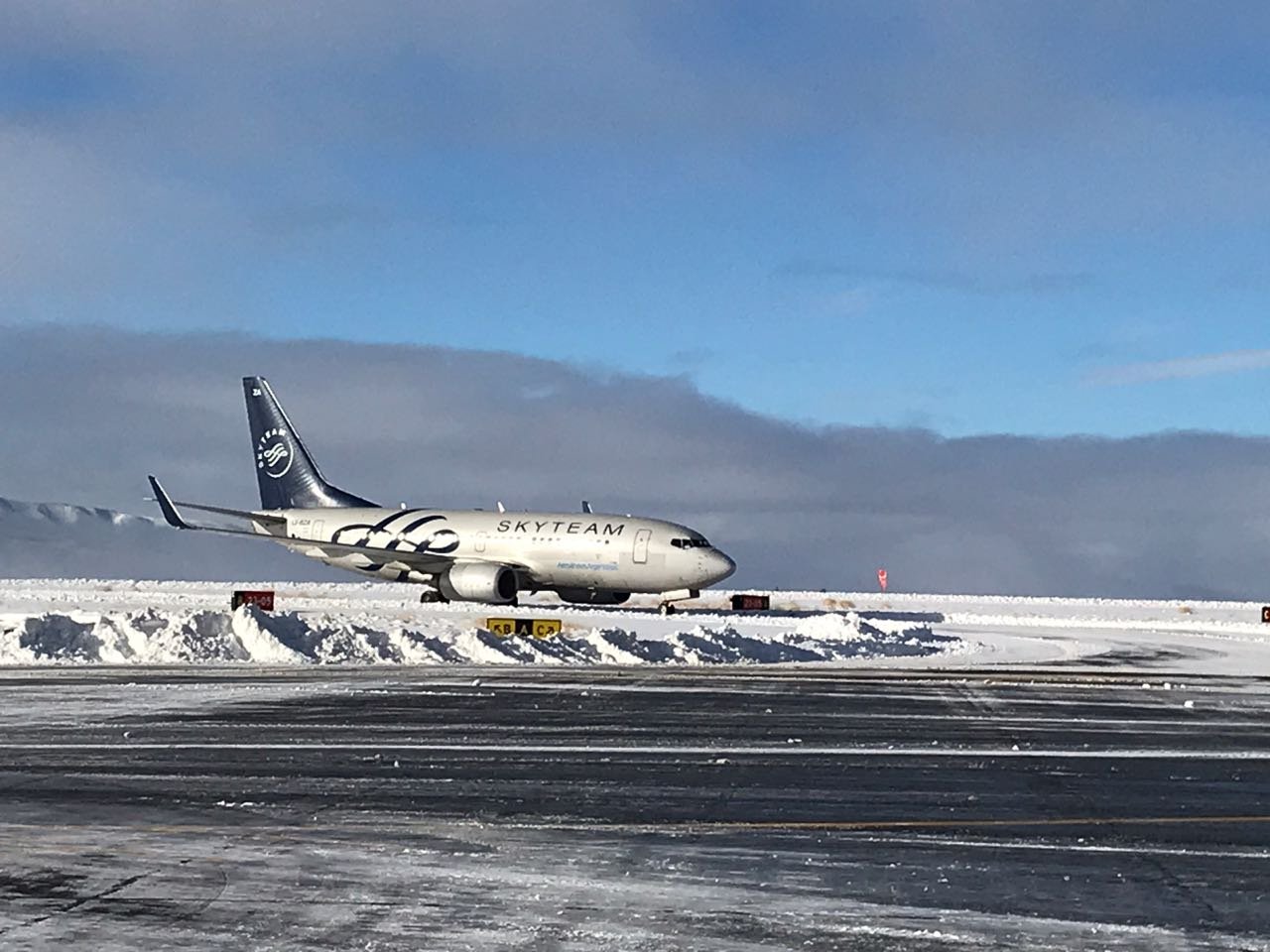 Los equipos para sacar la nieve en el aeropuerto de Bariloche en Aeropuertos, Destacados
