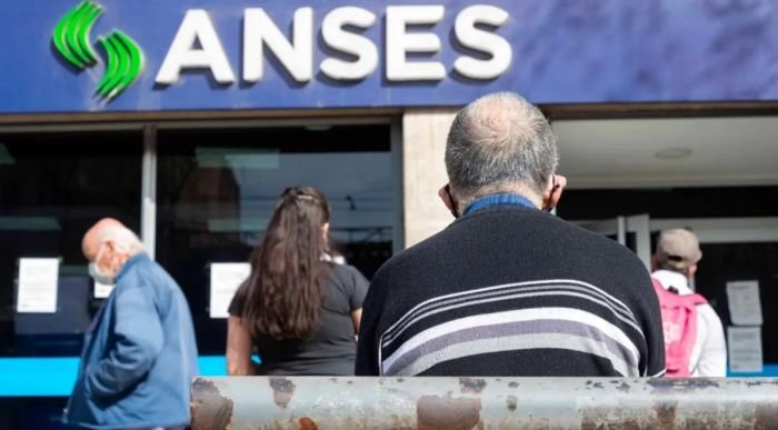 Pensión Universal para el Adulto Mayor (PUAM) en El Cronista, Economía