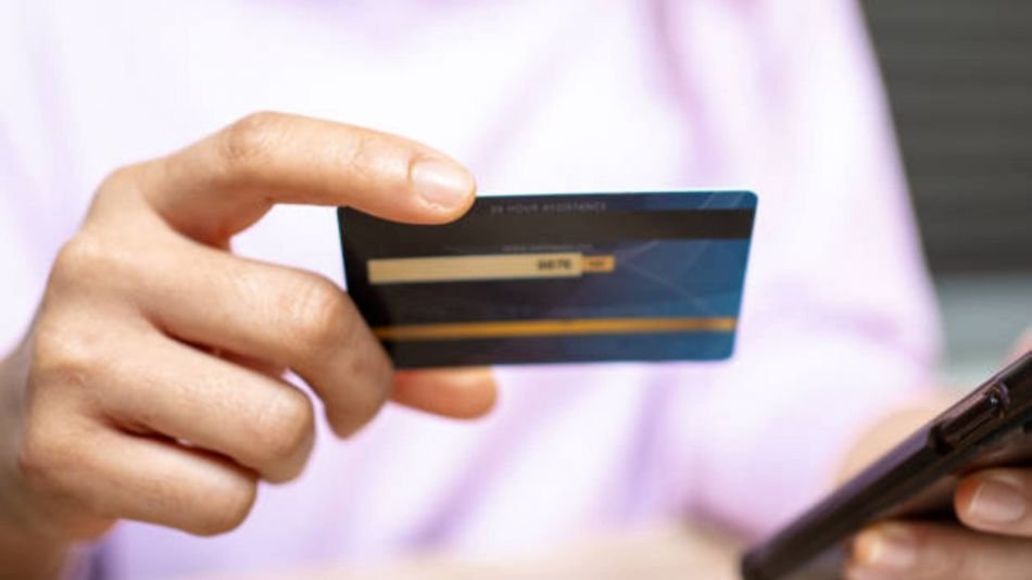 ¿Qué hacer cuando muere el titular de una cuenta bancaria? en El Cronista, Economía