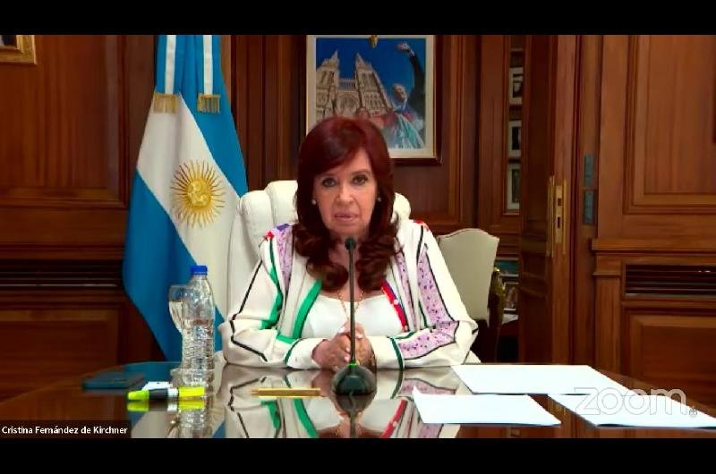 Artana cuestionó a Cristina Kirchner por su crítica al Gobierno pero reconoció un problema con el dólar en El Cronista, Finanzas