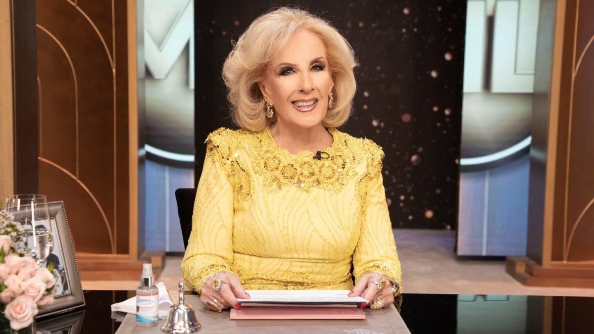 Operaron a Mirtha Legrand en El Cronista, Clase