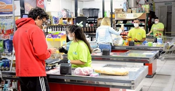 Atención Empleados de Comercio en El Cronista, Economía