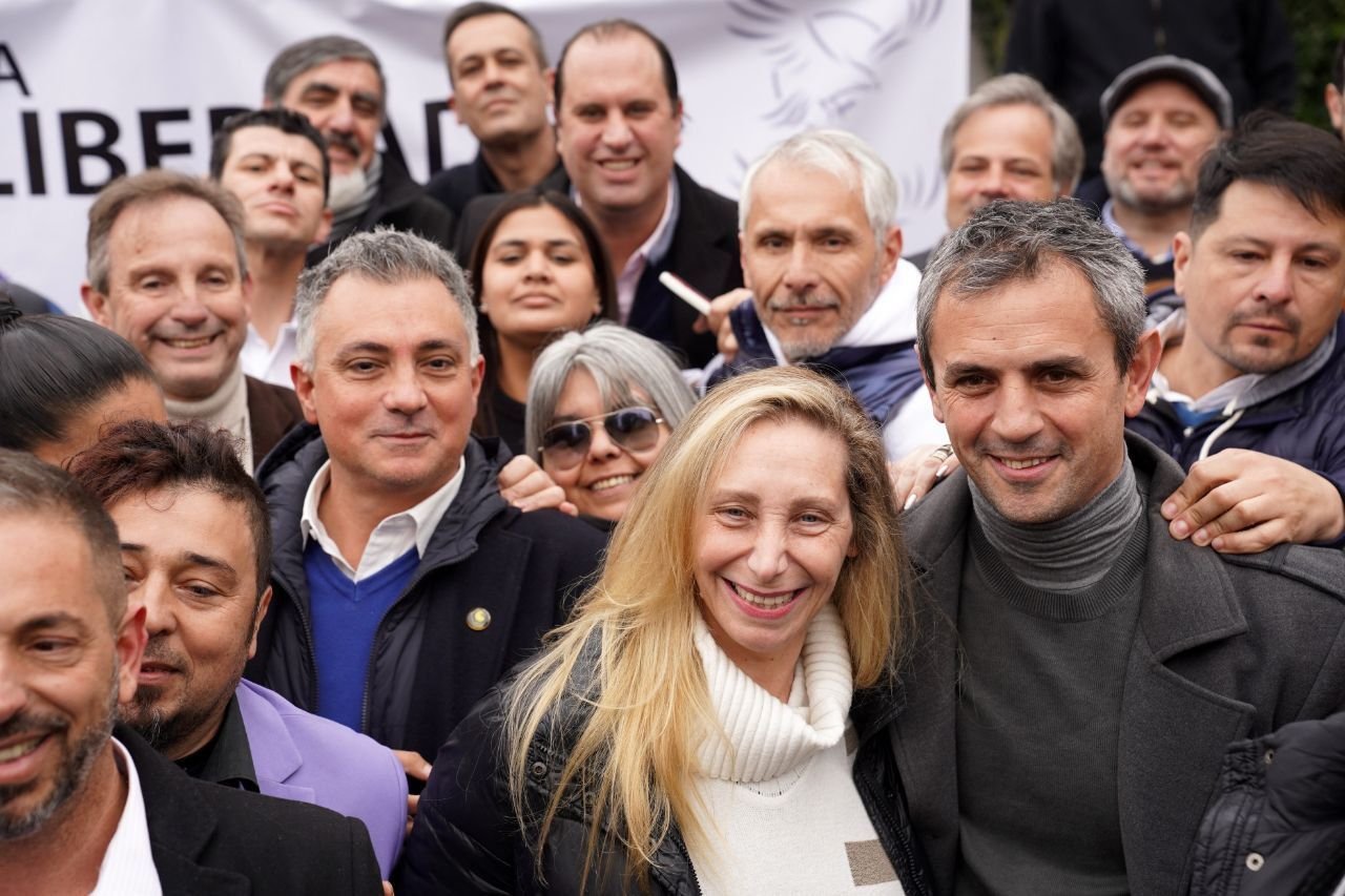 PRO y LLA no avanzan en la Provincia y miden el "Riesgo Kicillof" en El Cronista, Economía