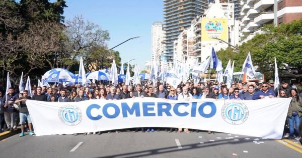 Empleados de comercio en El Cronista, Economía
