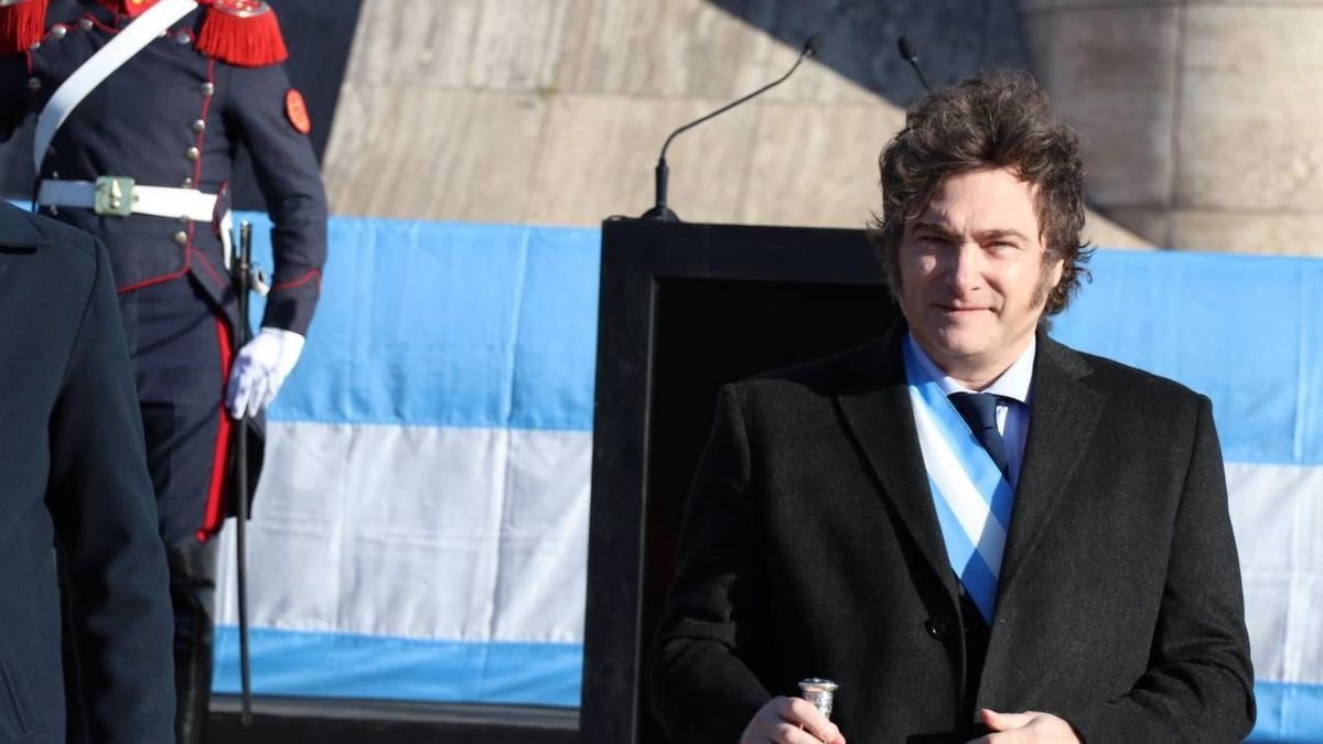 Milei se bajó de Rosario en el Día de la Bandera a una semana de las elecciones en Santa Fe en El Cronista, Economía