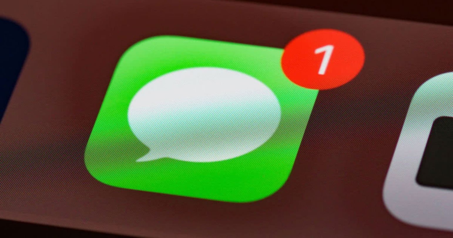 Los fondos de mensajes de Apple podrían finalmente salvarme de esas revelaciones incómodas en los grupos de chat. Parece que solo escribiste "ios". ¿Podrías proporcionar más contexto o el texto completo que te gustaría que traduzca?
