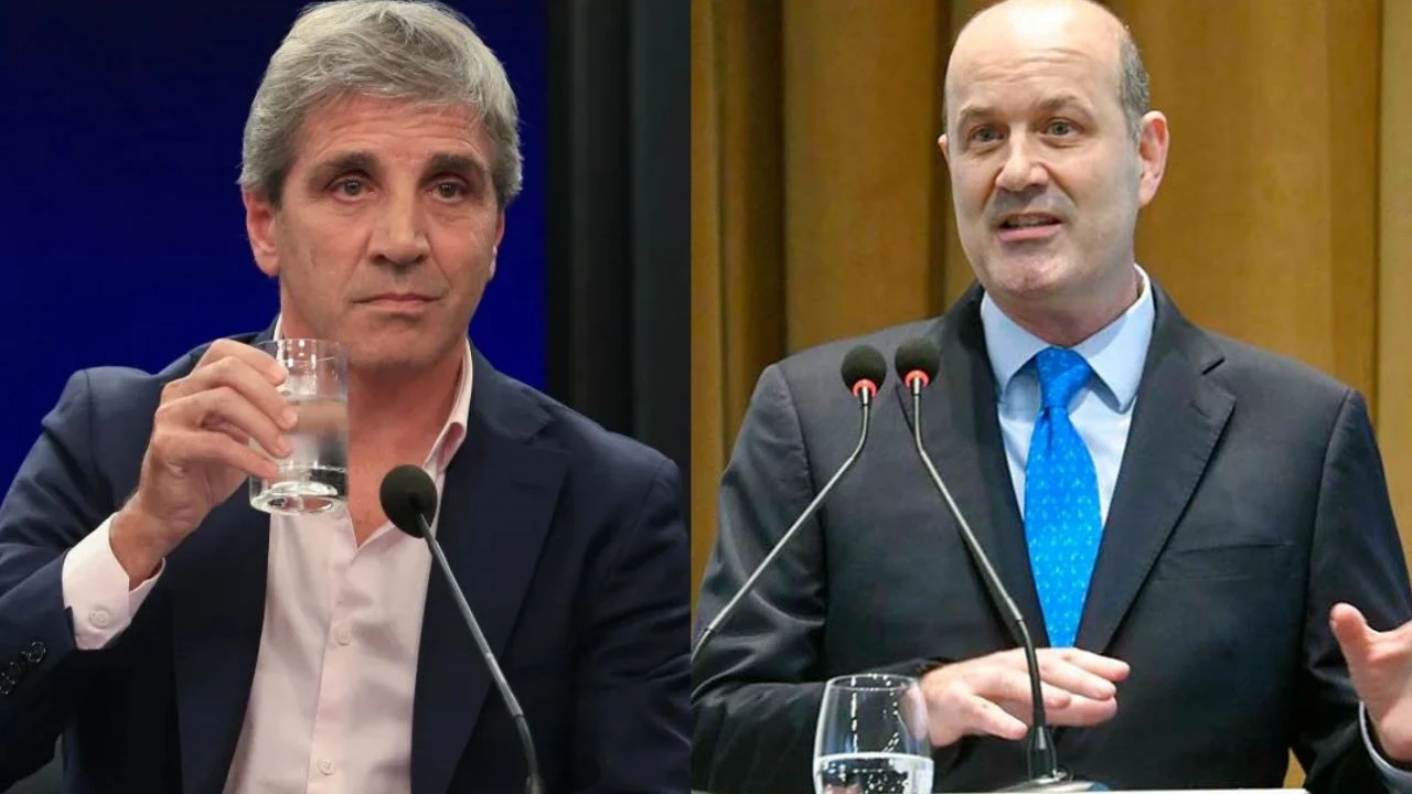 Caputo acelera con las privatizaciones y definió cómo se harán las subastas de bienes públicos en El Cronista, Economía