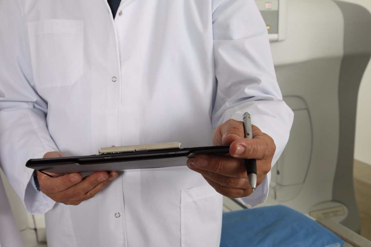 Cuánto cobra un médico en junio de 2025 en Buenos Aires con aumento confirmado en El Cronista, Economía