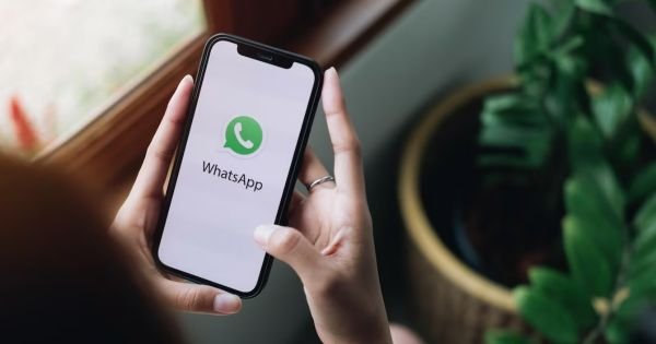 Adiós a los celulares en El Cronista, Actualidad