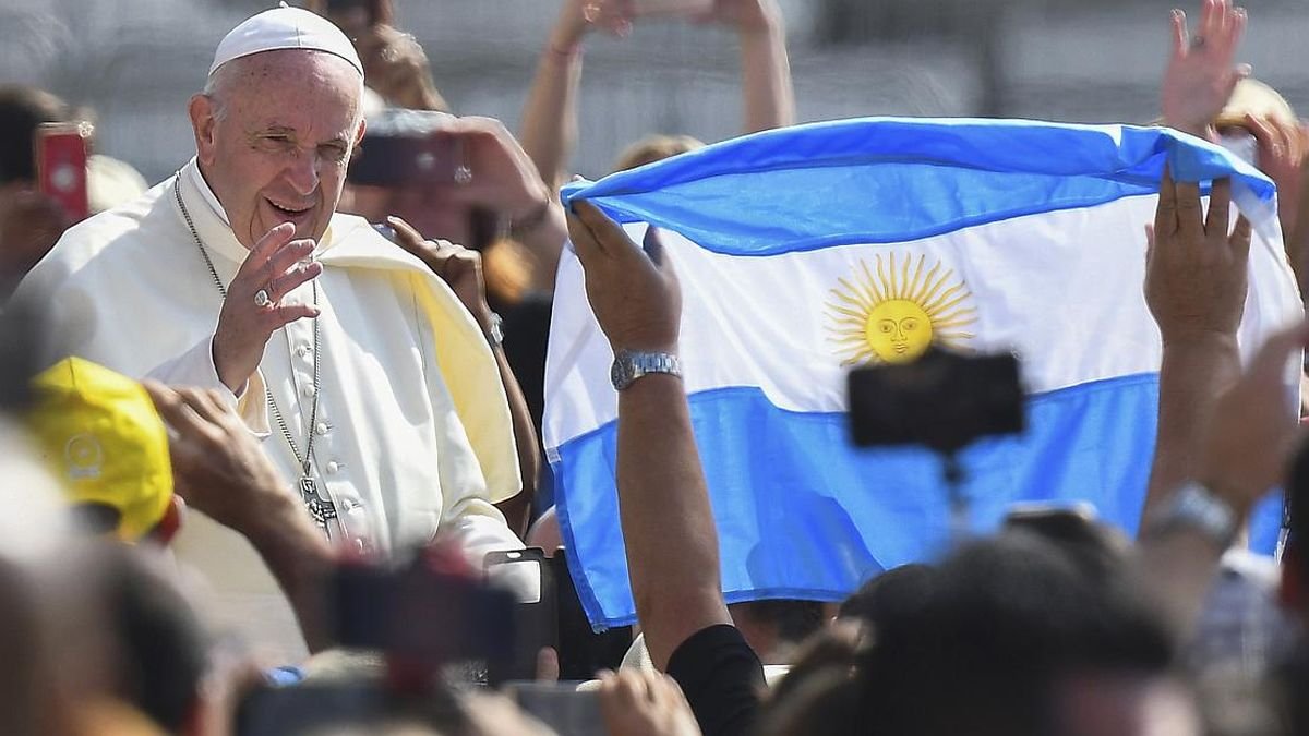Sorpresa en el Vaticano en El Cronista, Información General