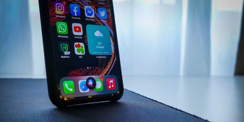 Los ejecutivos de Apple dicen que el nuevo Siri potenciado por IA no era "demoware", simplemente no estaba listo para ser lanzado. Siri