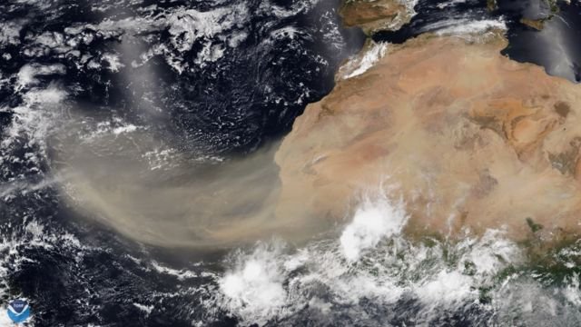 Alerta total por una tormenta de polvo del desierto de Sahara en El Cronista, Información General