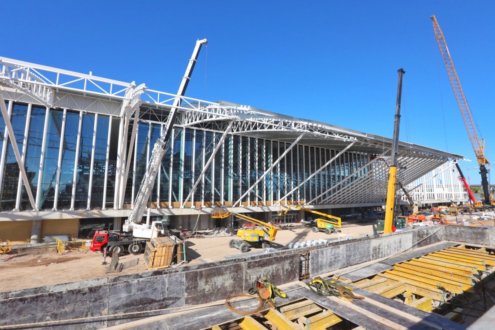 Cierres por obras en Rosario y Montevideo que pueden complicar a Ezeiza en Aeropuertos, Destacados