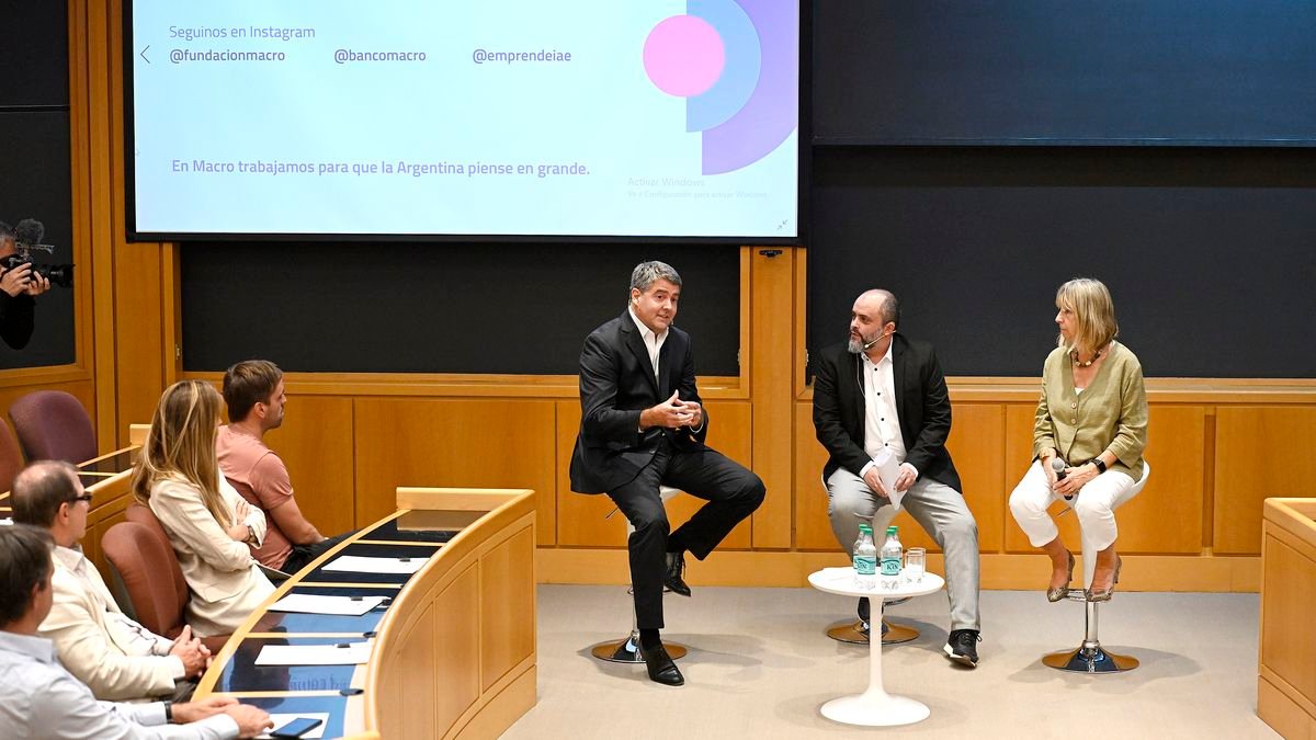 IAE y Macro lanzan programa de formación para pymes y emprendedores en El Cronista, Finanzas