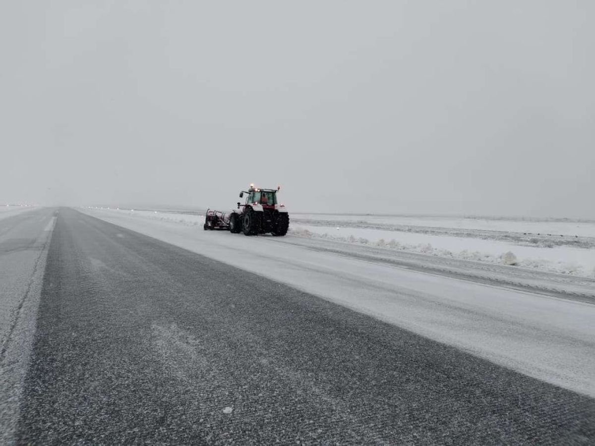 Los equipos para sacar la nieve en el aeropuerto de Bariloche en Aeropuertos, Destacados