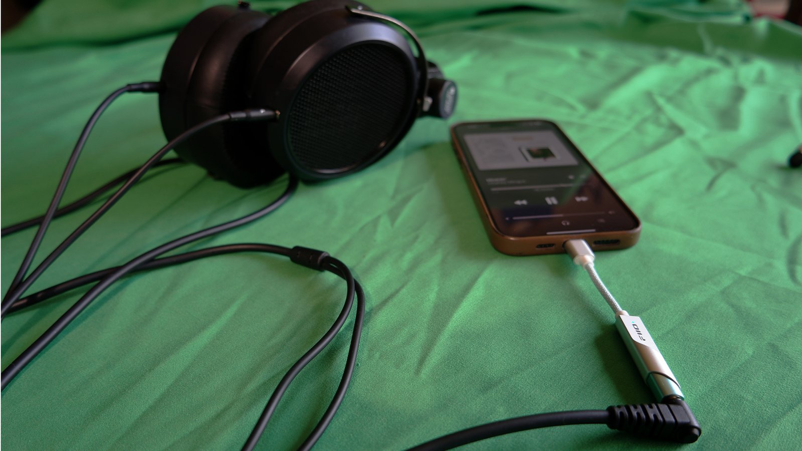 Reseña del Fiio KA11 Parece que solo has escrito "M2". Si podés darme un poco más de contexto o el texto completo que querés traducir, estaré encantado de ayudarte.
