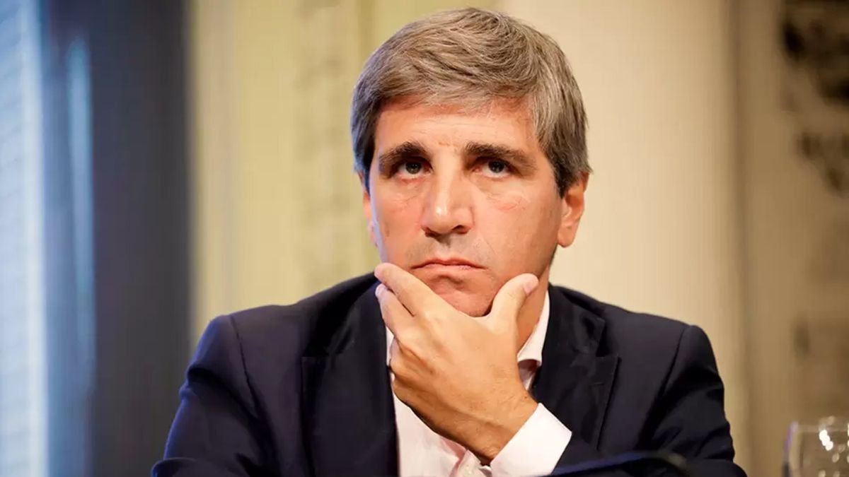Caputo espera al FMI en El Cronista, Economía