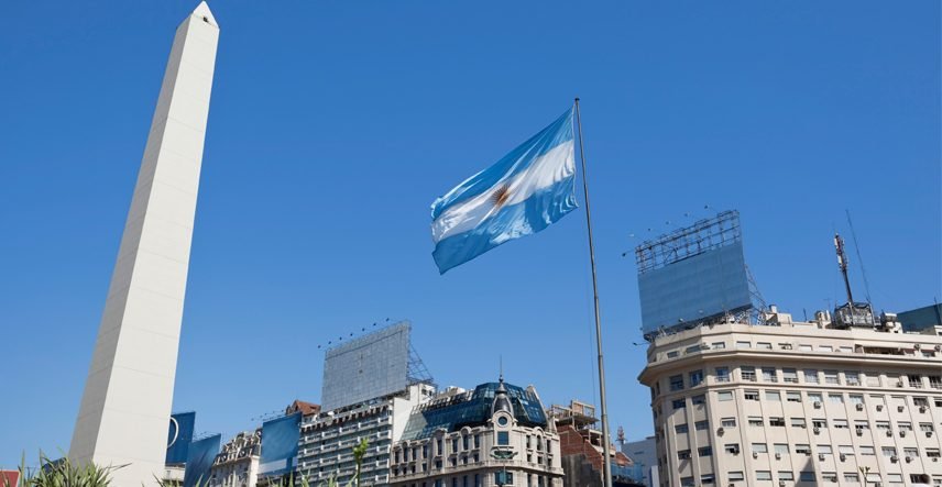 Emigrar en El Cronista, Información General