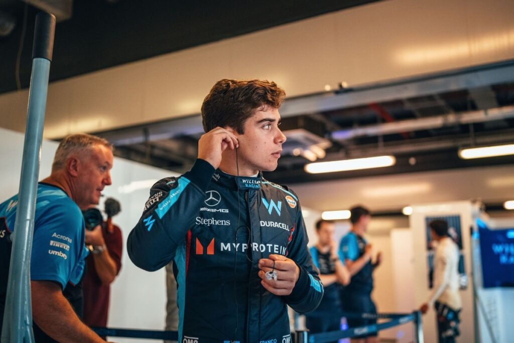 Imagen relacionada con Colapinto superó un difícil fin de semana en el GP de España de F1, destacando su resiliencia.